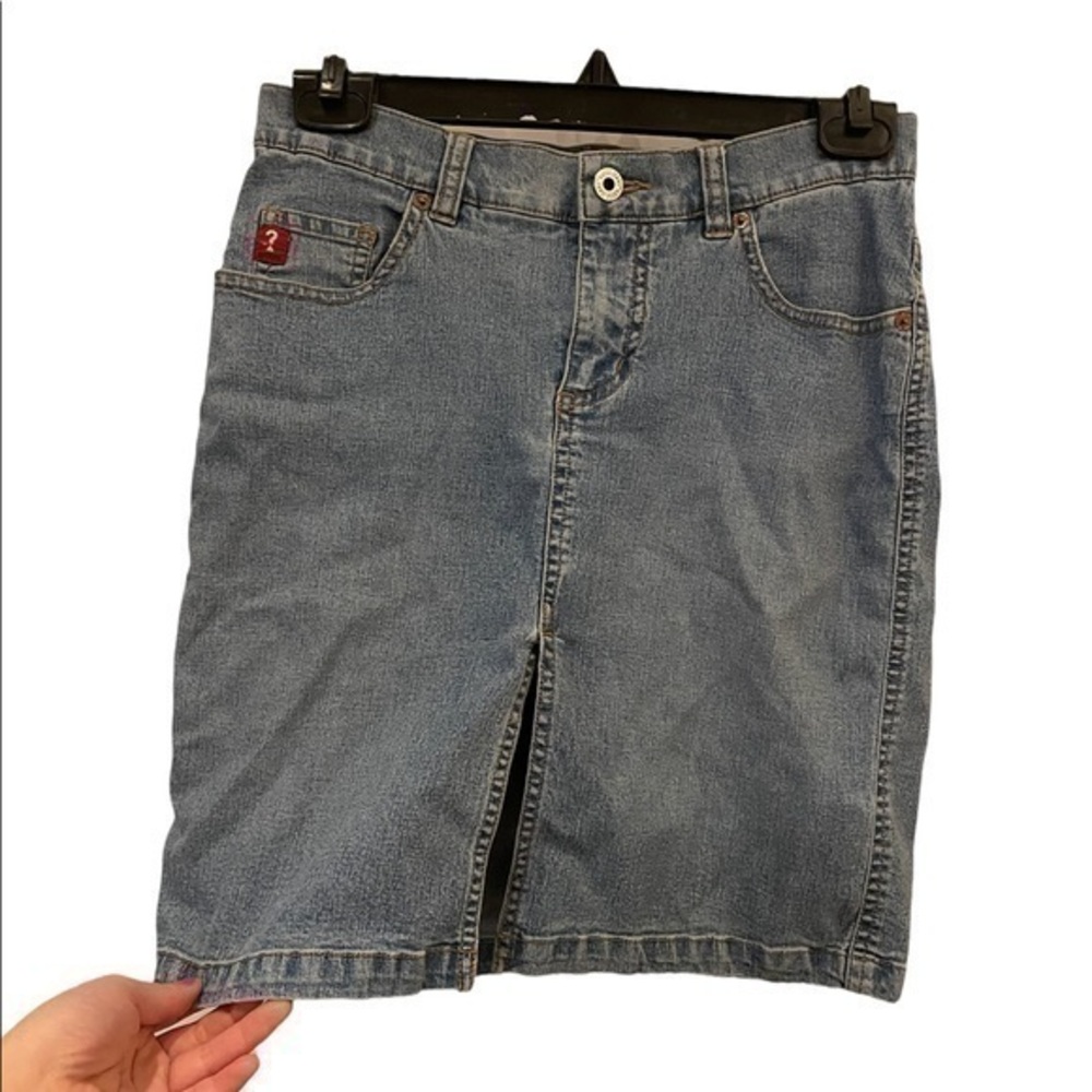 Vintage Y2K Guess Denim Split front Stretchy skirt 
Women 26
Waist 27”